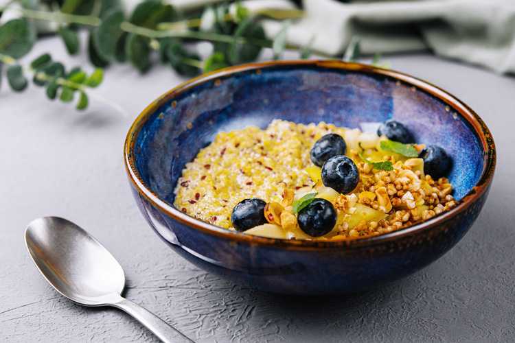 komosa ryżowa quinoa owsianka z owocami